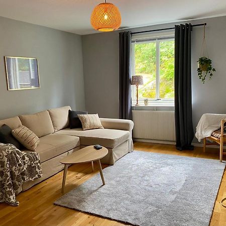 Frasch Och Fin 2:A. Gangavstand Till Stromstads Centrum Bagian luar foto