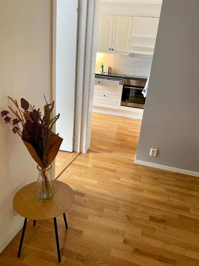 Frasch Och Fin 2:A. Gangavstand Till Stromstads Centrum Bagian luar foto