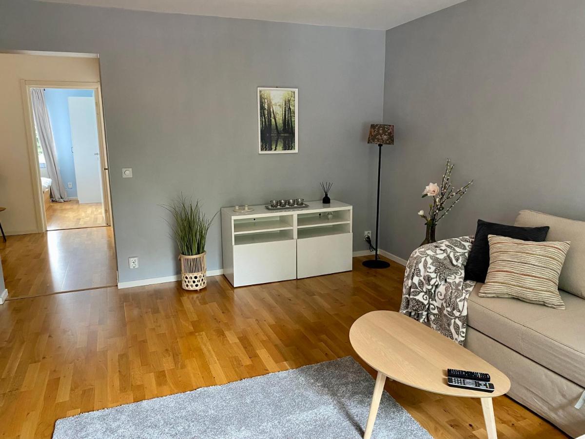 Frasch Och Fin 2:A. Gangavstand Till Stromstads Centrum Bagian luar foto